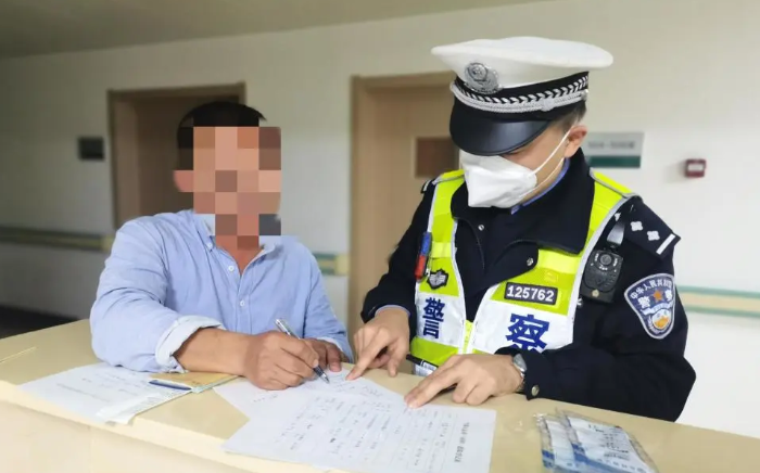 酒精測試儀測出多少算酒駕?男子收費(fèi)站遇檢查滿頭大汗一測酒涉嫌醉駕 酒精測試儀測出多少算酒駕?男子收費(fèi)站遇檢查滿頭大汗一測酒涉嫌醉駕