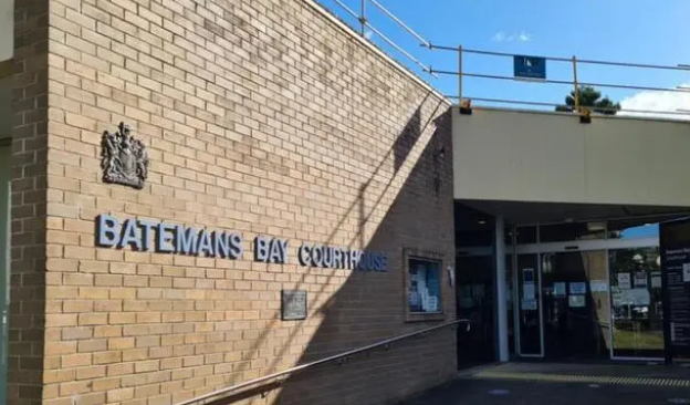 新州男子涉酒駕撞車，被抓時試圖掐死警察！數人合力才將其逮捕